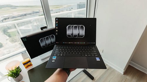 I've been playing Games on a business laptop!? 😯💀

This is the ASUS ExpertBook Ultra. Under a kilo, 10.9mm, not the kind of t...