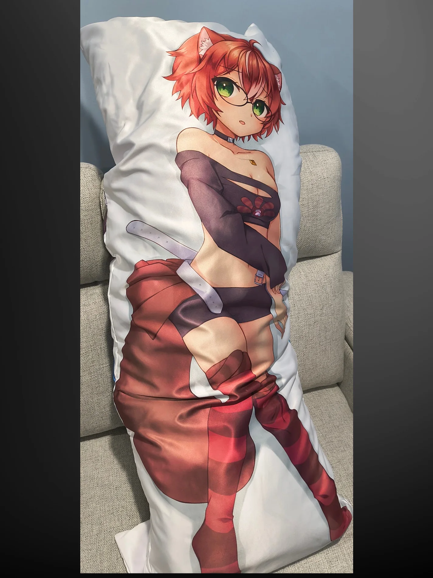 Akai Dakimakura (Limited Run) product image (4)