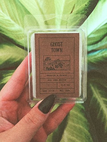trying something a little new with my labels.. what do we think?? 🫣