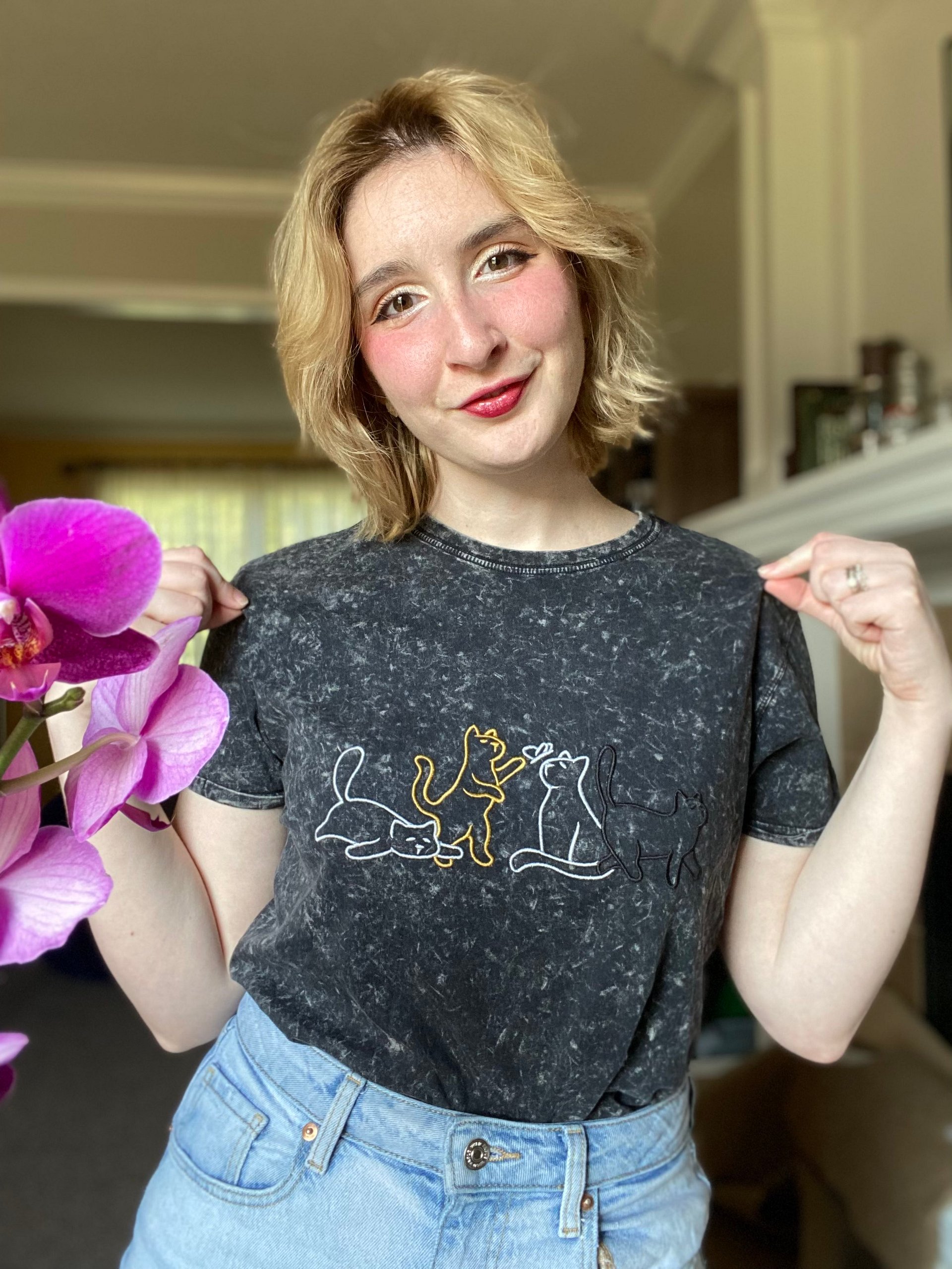 Button Cat Embroidered Tee product image (1)