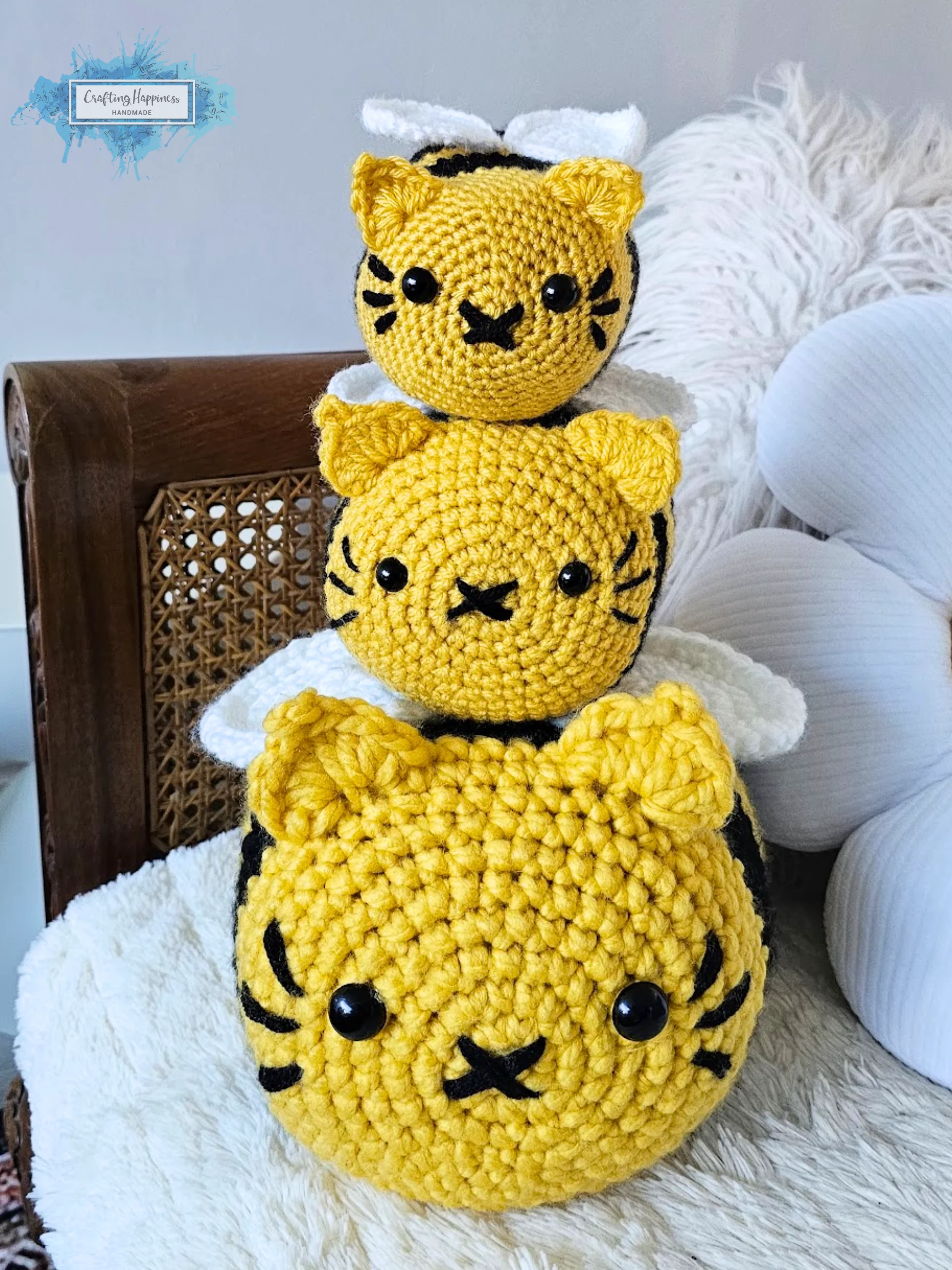 Cat Bee Crochet Pattern | Amigurumi Plushie (PDF Pattern) product image (1)