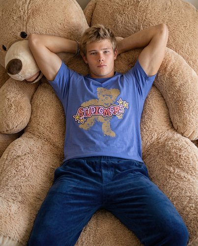 Too cute to care, too cozy to leave. 
Entering my unapologetic soft boy era with this Teddy Tee 🧸😇
