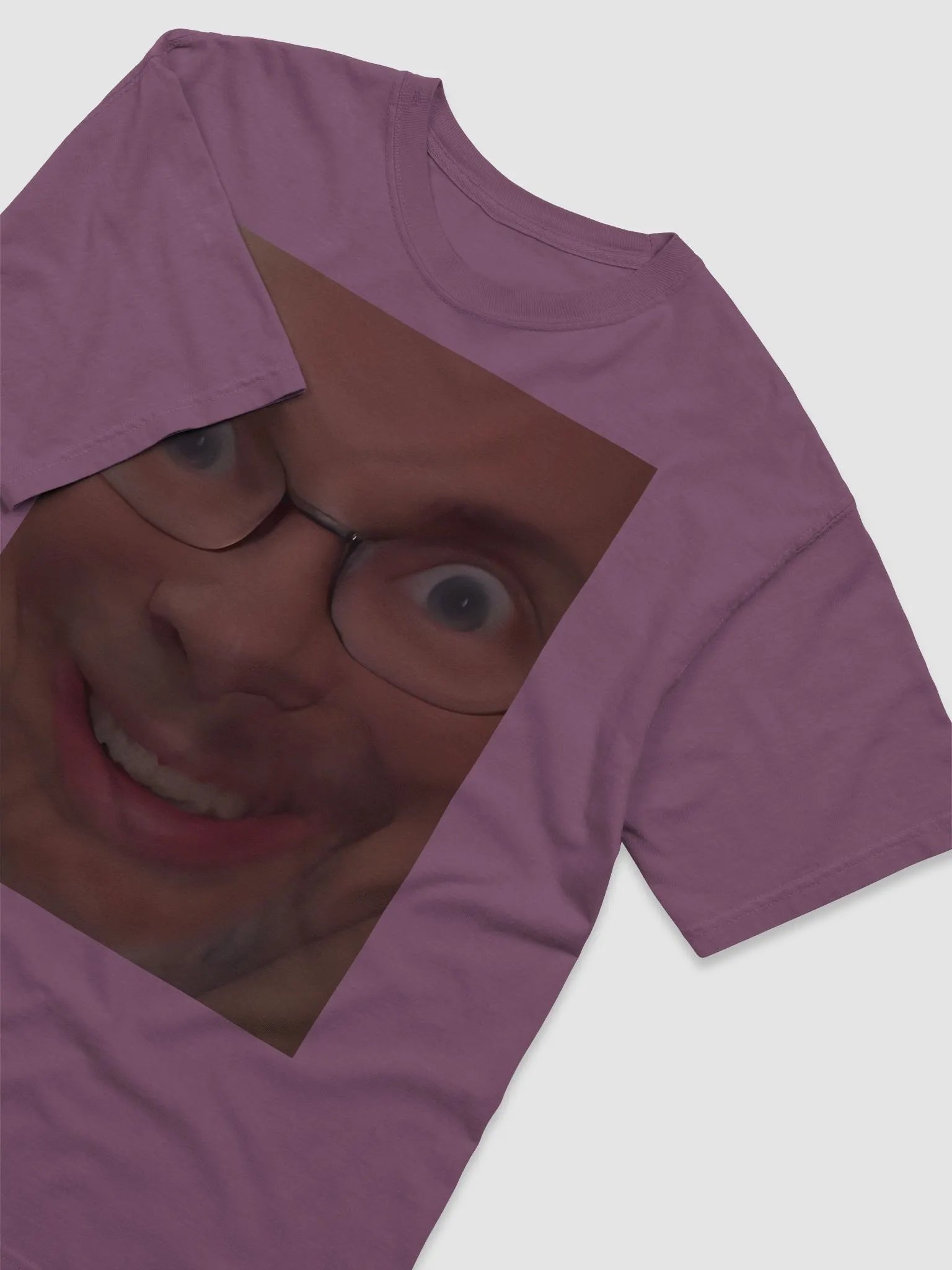 Close-up STARE t-shirt product image (3)