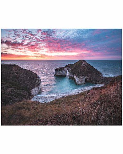 HDR Bracketed sunrise at Flamborough Head. 

#microfourthirds #omsystem #sunrise #hdr #landscapes