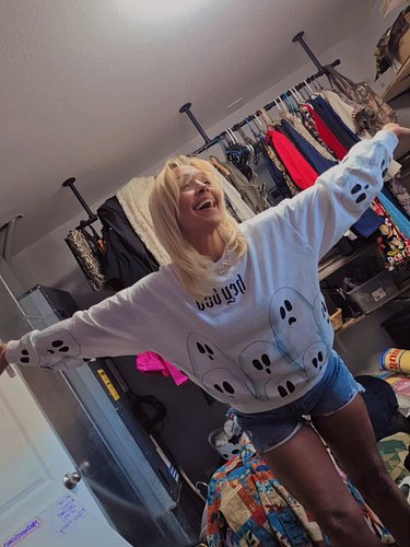 I stumbled across vinted and the shipping is so cheap. 
It makes it easy to clean out old stock, and way affordable. 

Even t...