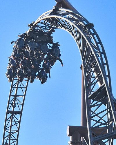 'Roller coasters with lapbars doing crazy things' appreciation post 👏

The Bakunawa previews has brought the age old safety d...