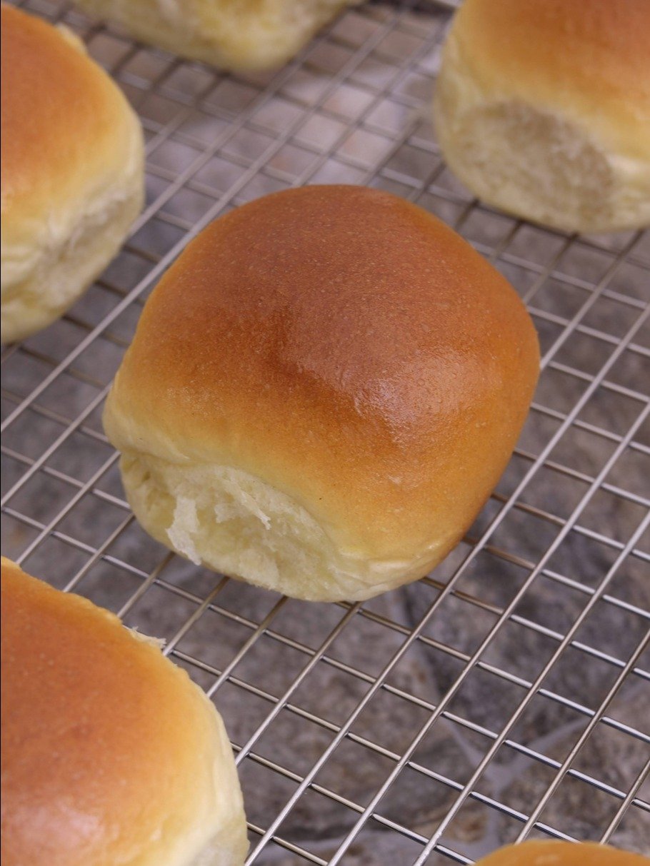 Dinner Rolls product image (3)