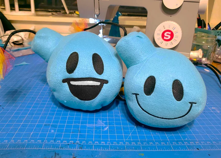 Smileybomb Plush With Sound Effects product image (1)