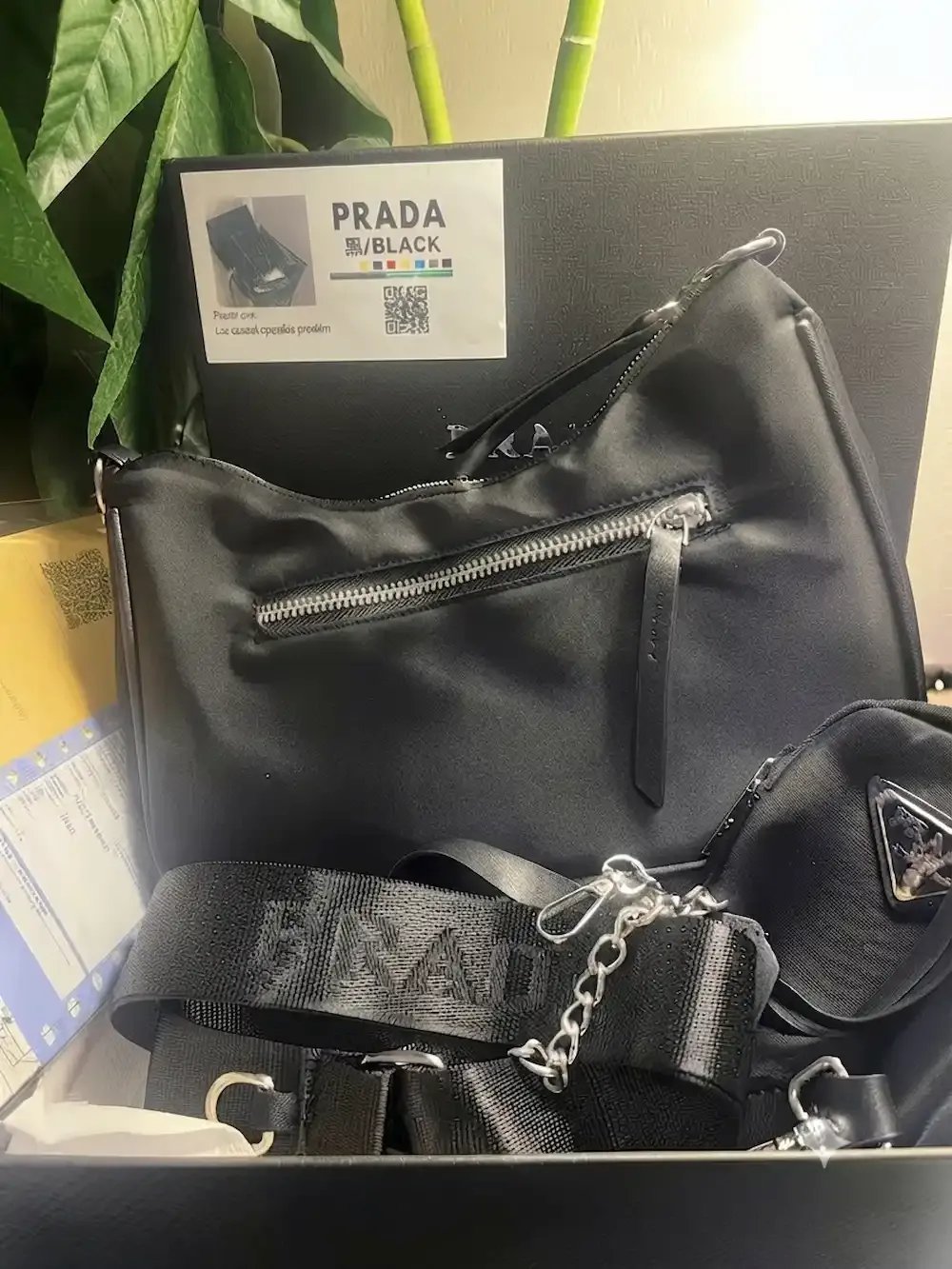 PRADA حقيبة نسائية برادا هاي كوالتي مصنوعة من قماش product image (7)