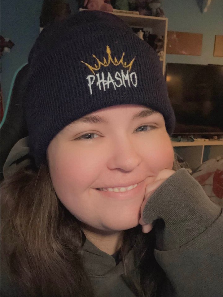Phasmo Royalty Gold Crown - Beanie product image (1)