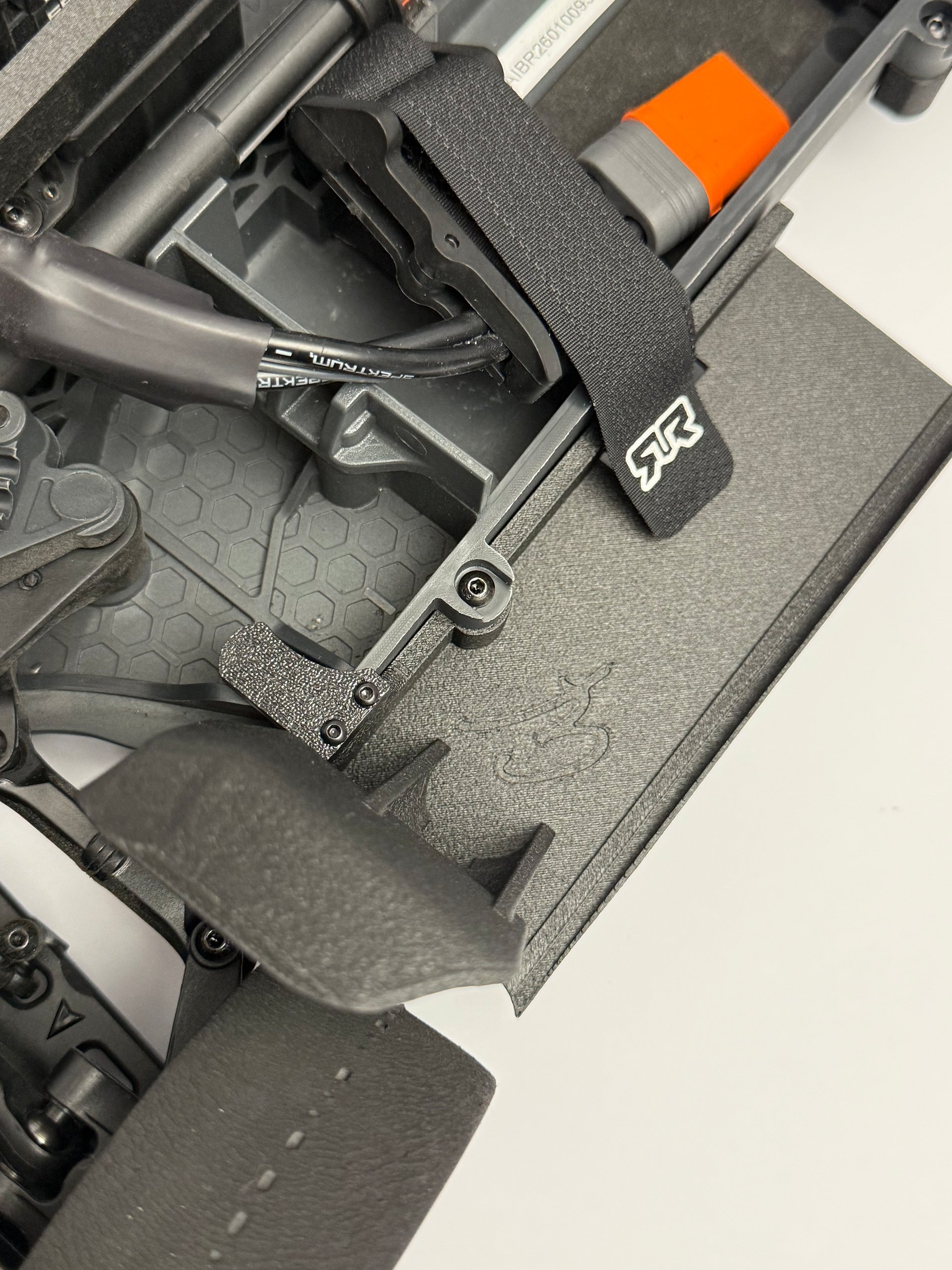 Arrma Infraction 223s QRTRFRACTION front fenders product image (5)
