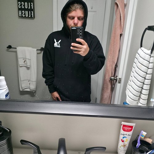 The new hoodie looks fire 🔥 person pick it while you can at https://robitrabit-shop.fourthwall.com