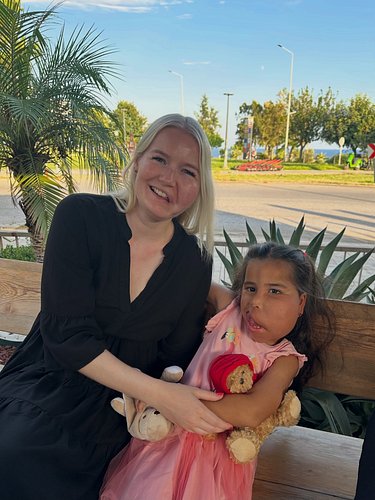 Meet my Turkish sister Asya, who turned 6 today! 🥳 We met in Türkiye this week and she’s the cutest! She’s so happy, loves da...