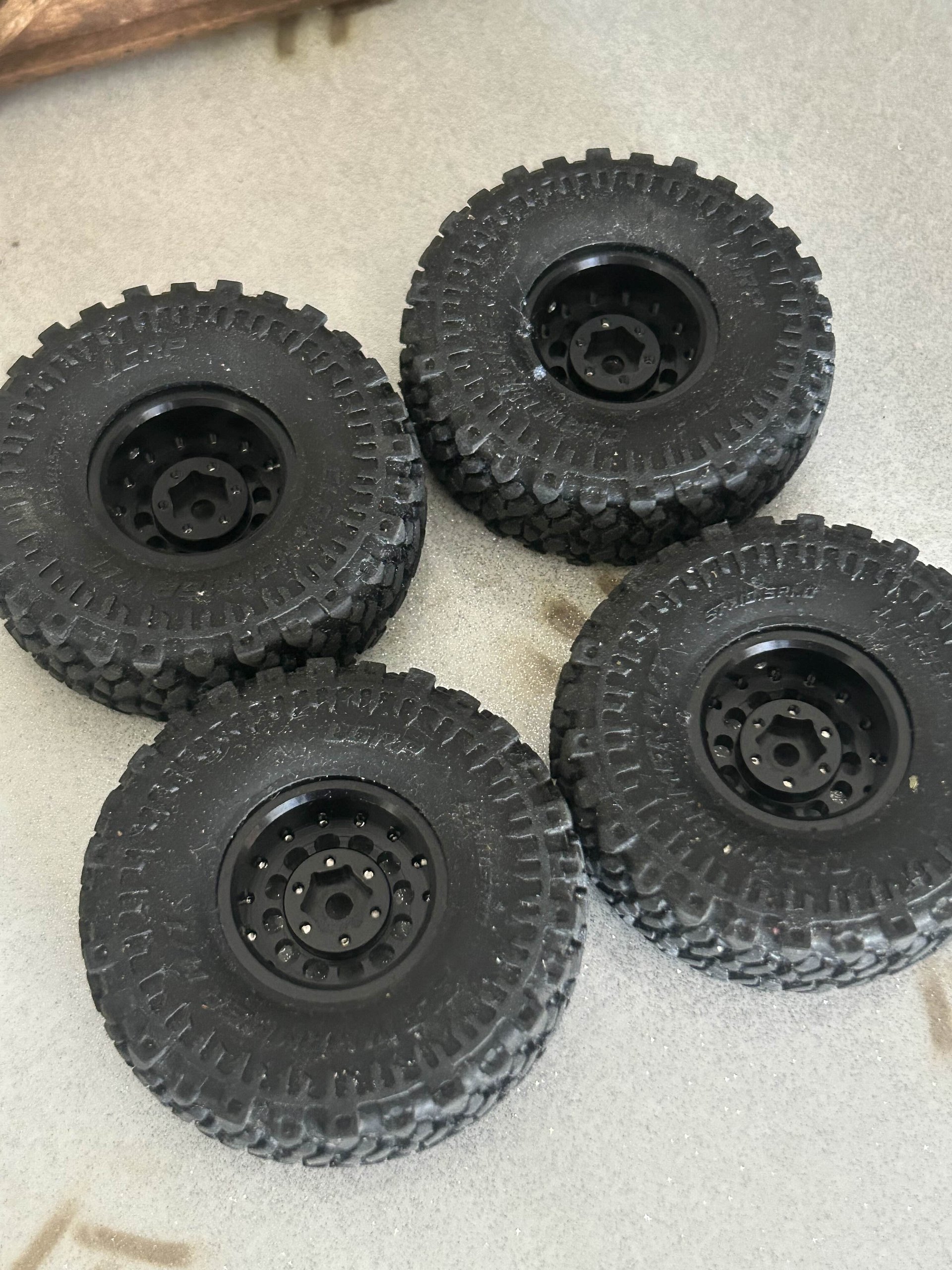 rc4wd wheels / LGRP tires product image (3)