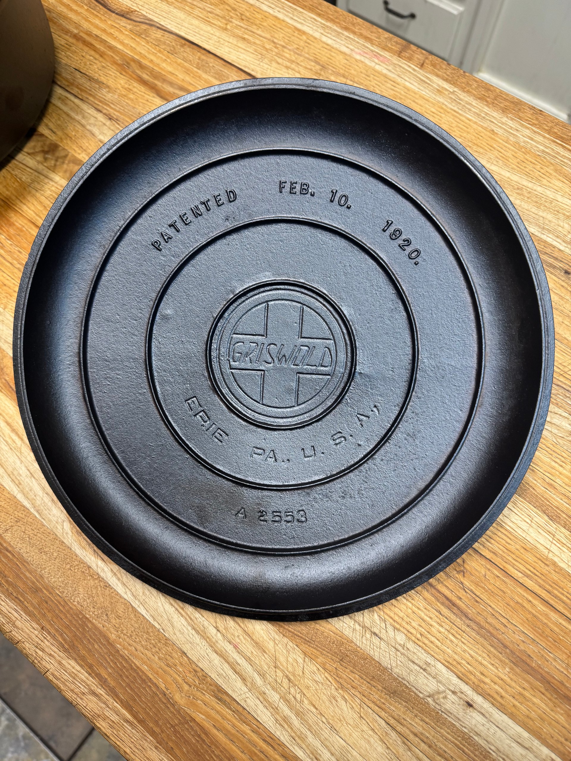 Vintage Griswold No. 10 Slant Logo Cast Iron Lid – Highly Collectible product image (2)