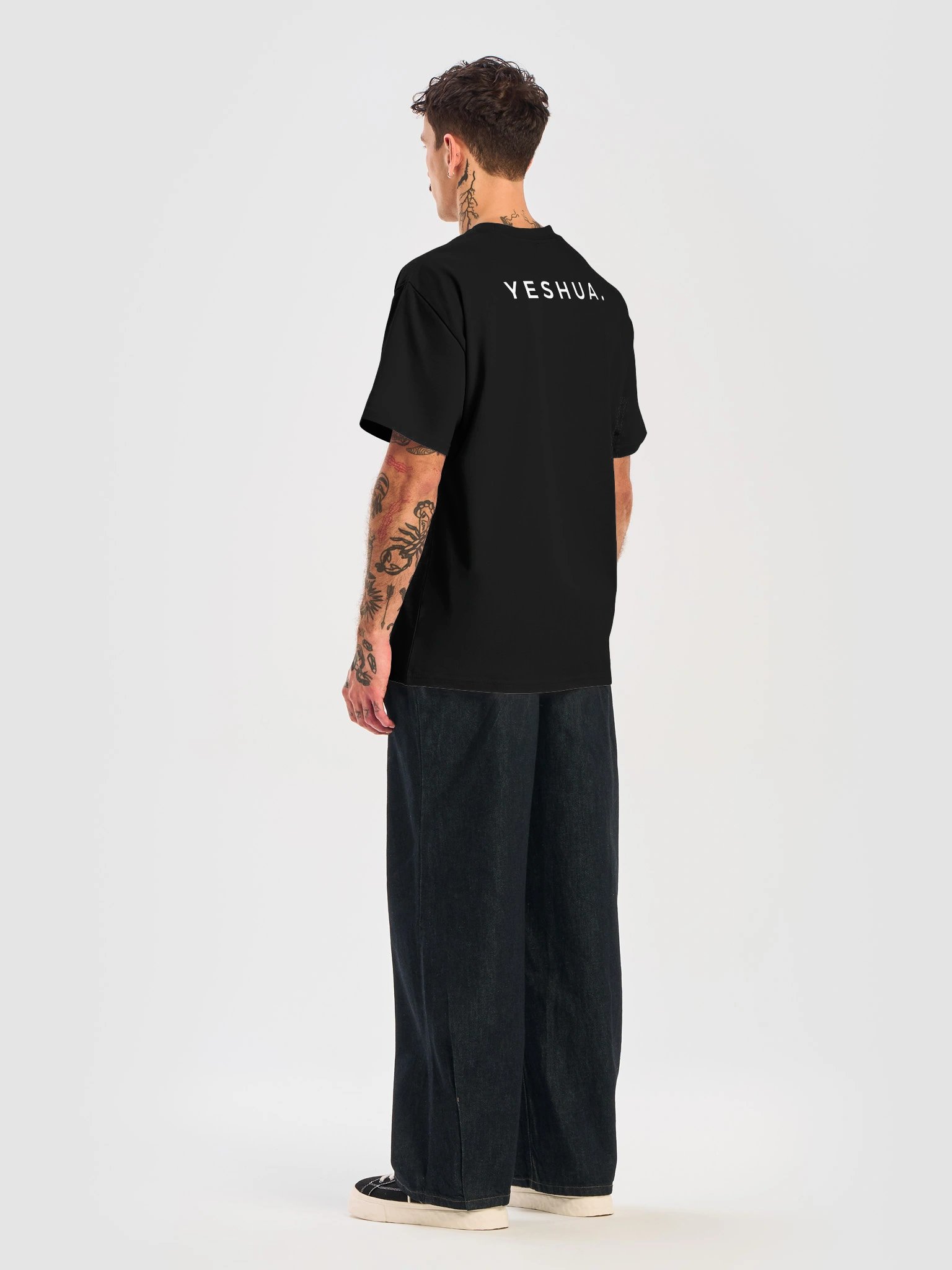 YESHUA. THE VICTORY IS HIS // Heavy Tee product image (8)