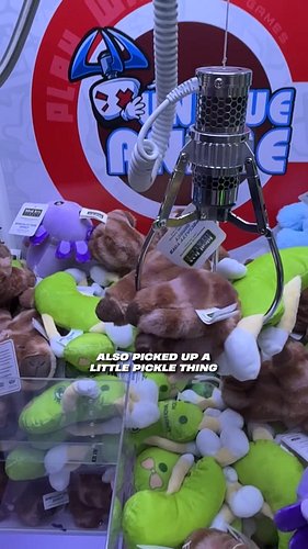 First try 2-in-1 win at the claw machine!
.
.
.
.
.
#arcade #clawmachine #smallcreator