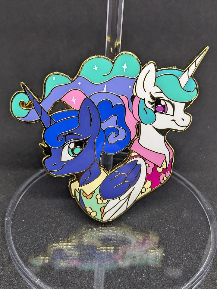 Vacation sisters - Celestia & Luna Jumbo Enamel Pin product image (1)