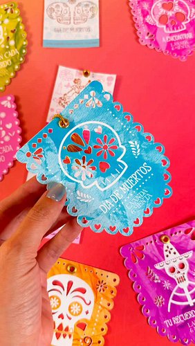 Una de las tradiciones mexicanas más bonitas ya está cerca! Día de Muertooos ✨ es por eso que preparé esta colección digital ...