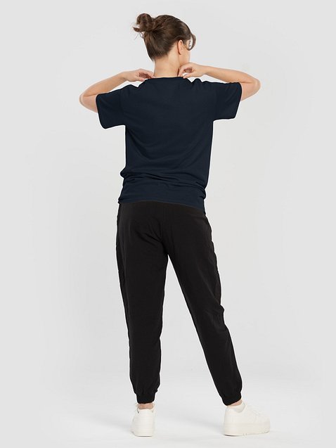 Photo showing Gildan Heavyweight T-Shirt