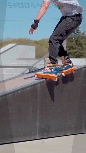 More new tricks, including the last one that's intimidated me for a while!! It feels so good to be skating again

@lavaskates...