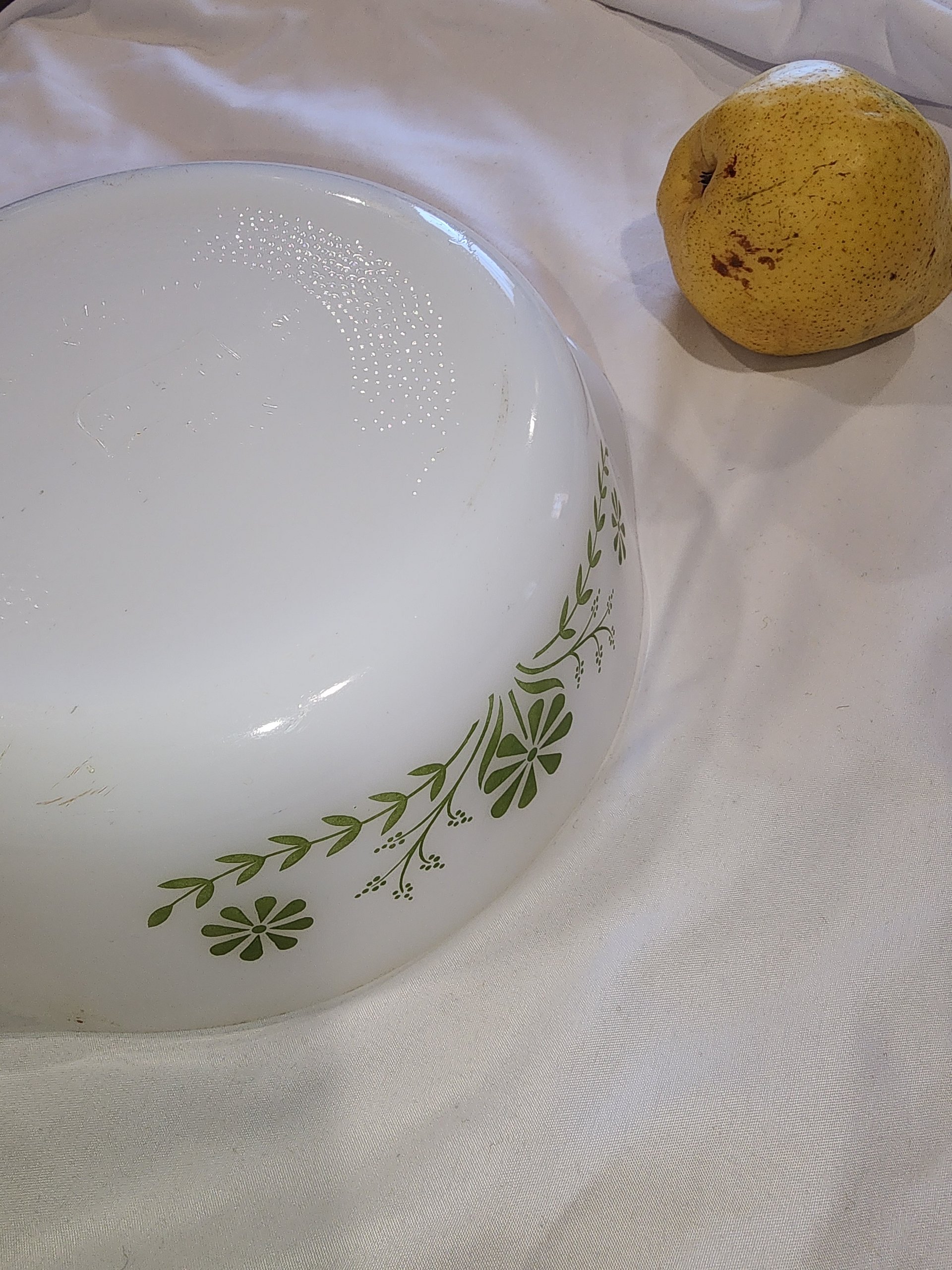 Vintage Glasbake “J2600” 1½-Qt Casserole Dish – White with Green Flowers product image (5)