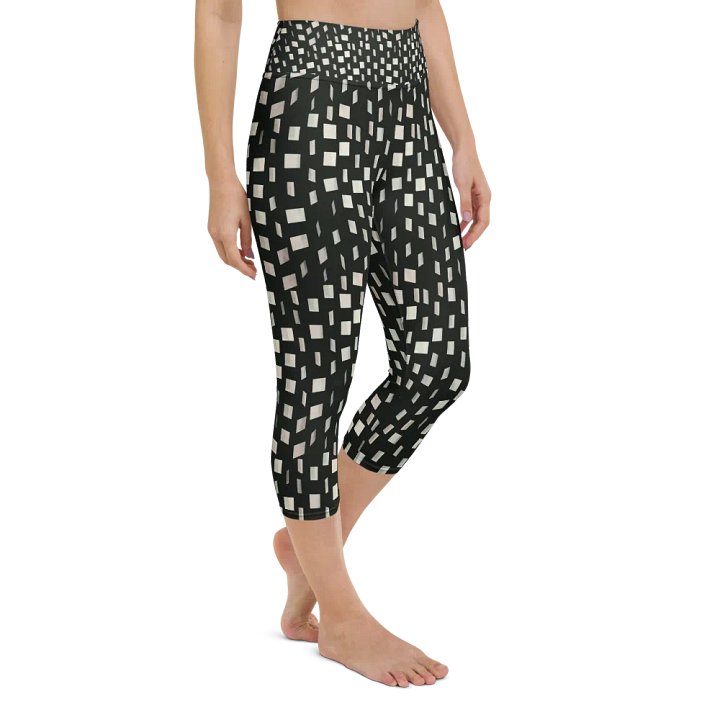 Dancing Tiles Capri Leggings product image (2)