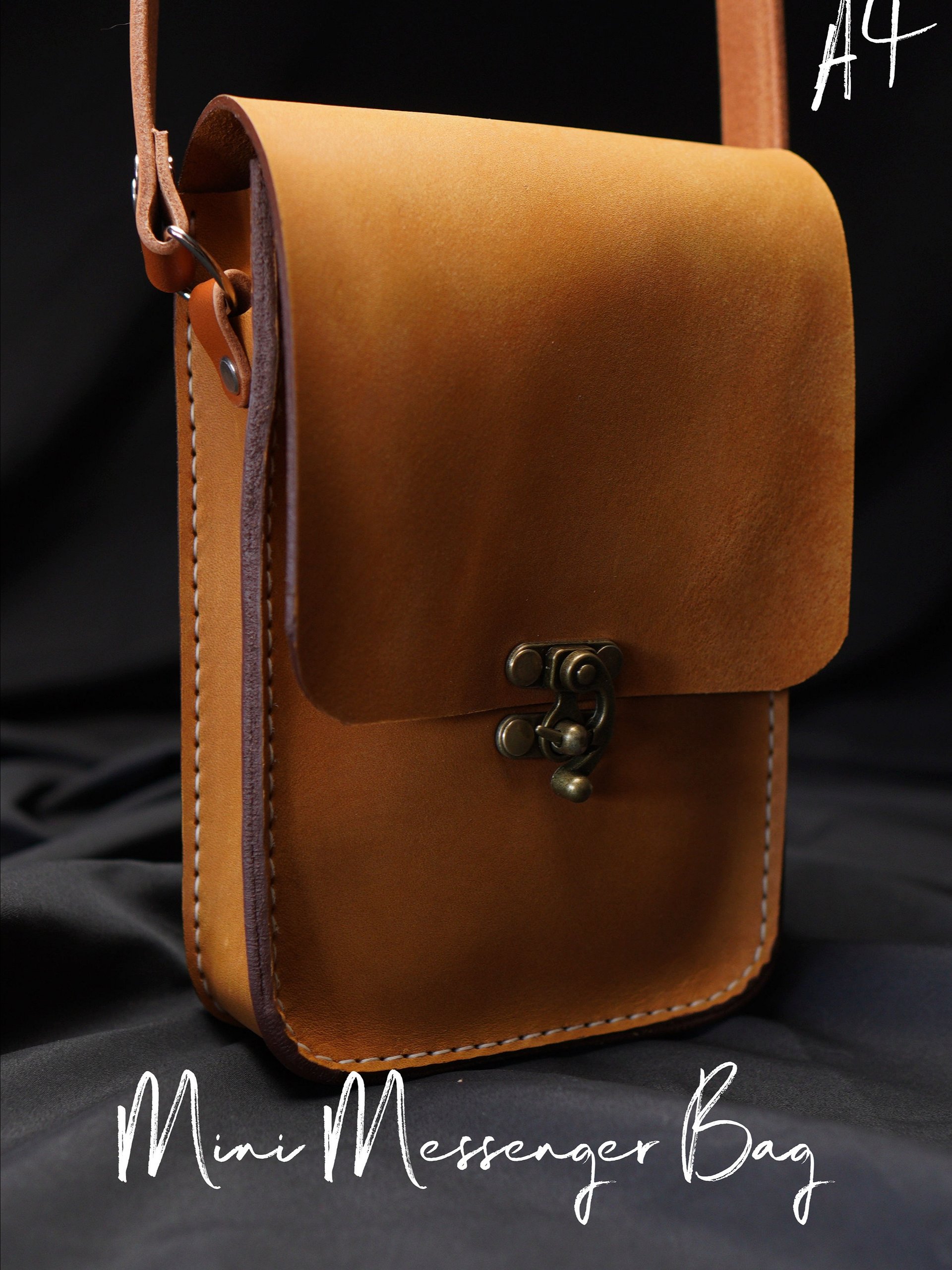 Mini Messenger Bag Pattern product image (1)