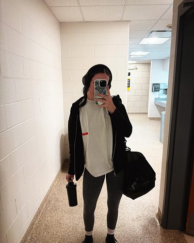🏋️‍♀️🤎🤘🏼

Week 2 of being consistent after three years when life decided to drag me WAY down. And oh does it feel good. Hopef...