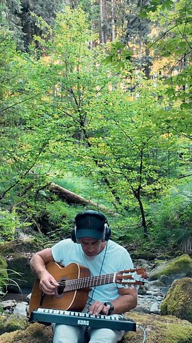 Morning meditations - ambient nylon guitar & a little synth. Full 30min  Video on YouTube. Link in bio. #meditation #nylongui...