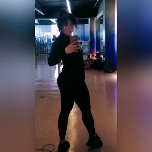 Los cambios físicos en cuestión 💪🏻🍑🐖
#trans #transgirl #transgym