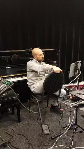 Discussion within the ensemble goes like.. 🤓🥴🤣🫪😄
@femkevdberghklarinettiste
@christianpalmierimusic #utrecht #homayoonkazemi