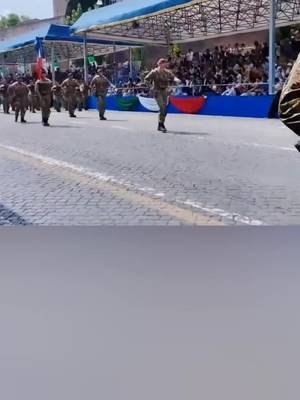 Questa mattina alla parata del 2 Giugno 2026 passaggio dei Paracadutisti Folgore .Vid Mauro Thau.🇮🇹 #terraecielo #terraecielo2020 #italia #folgore 