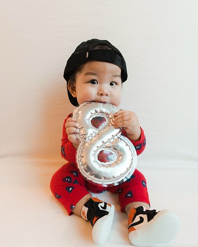THEY’RE HERE! 🦷 Those pearly whites took their sweet time, but somehow made those smiles even brighter. This is just one of t...