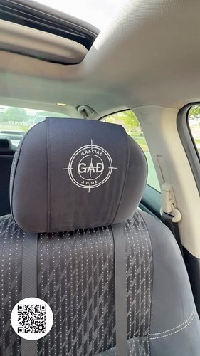 Un simple recordatorio puede hacer que cada viaje tenga más significado.

La Banda para Reposacabezas Gracias A Dios (GAD) fu...