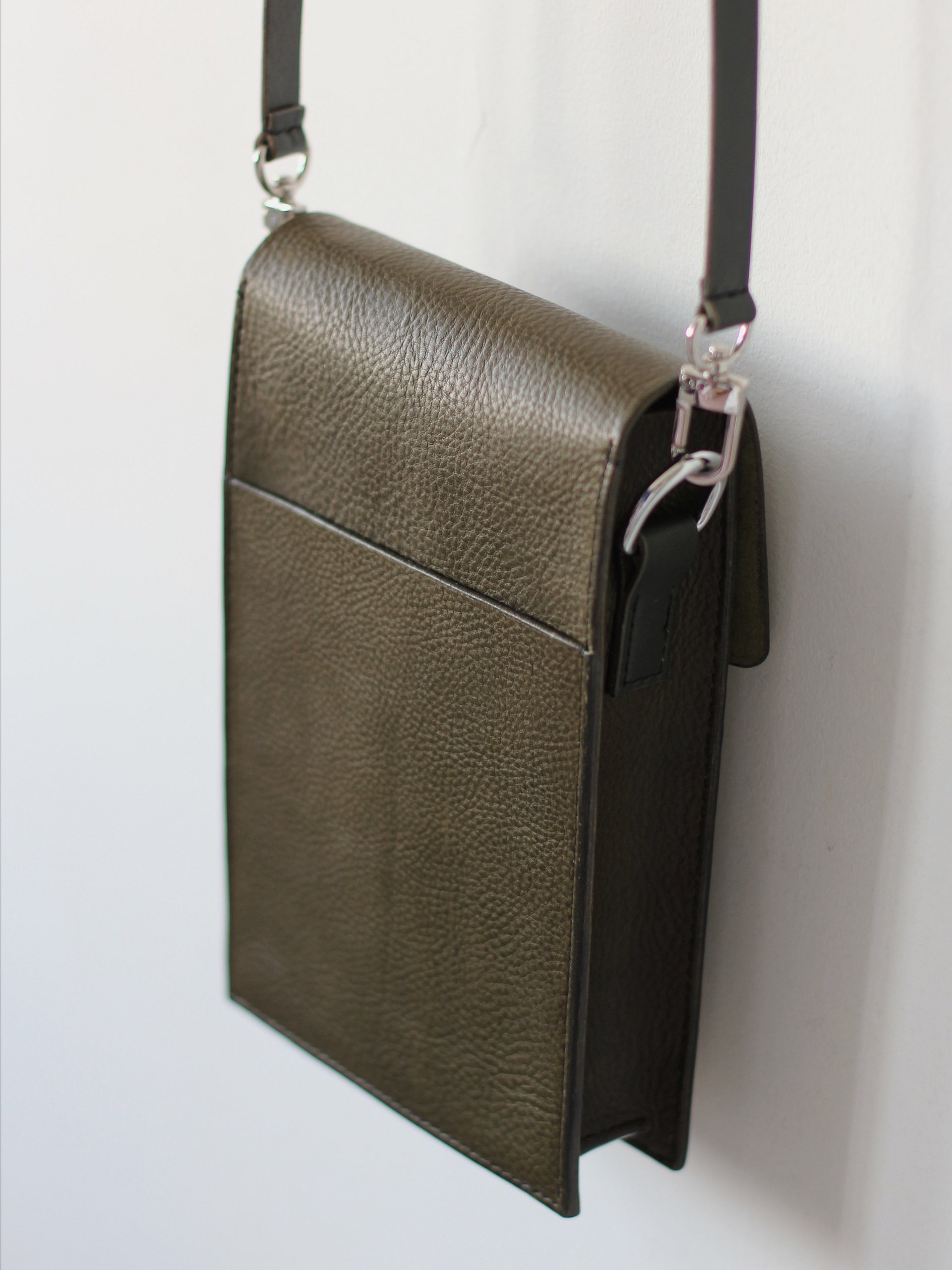 Vegetable Tanned Leather Satchel in Oliva product image (11)