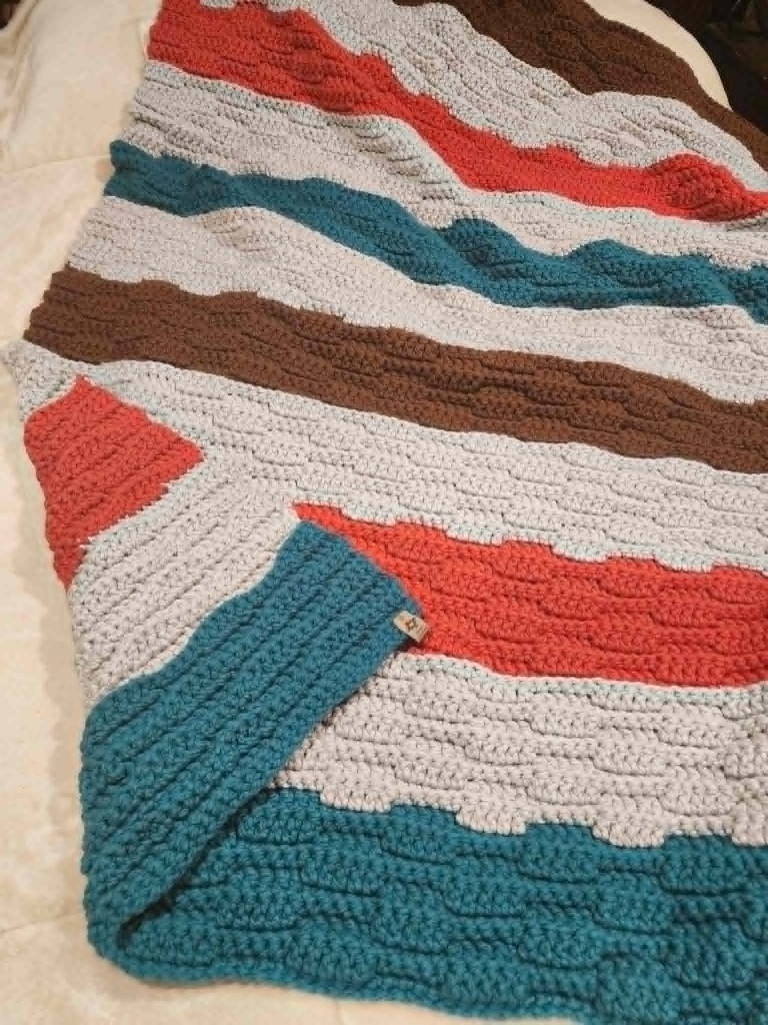 Wave Throw Blanket product image (1)