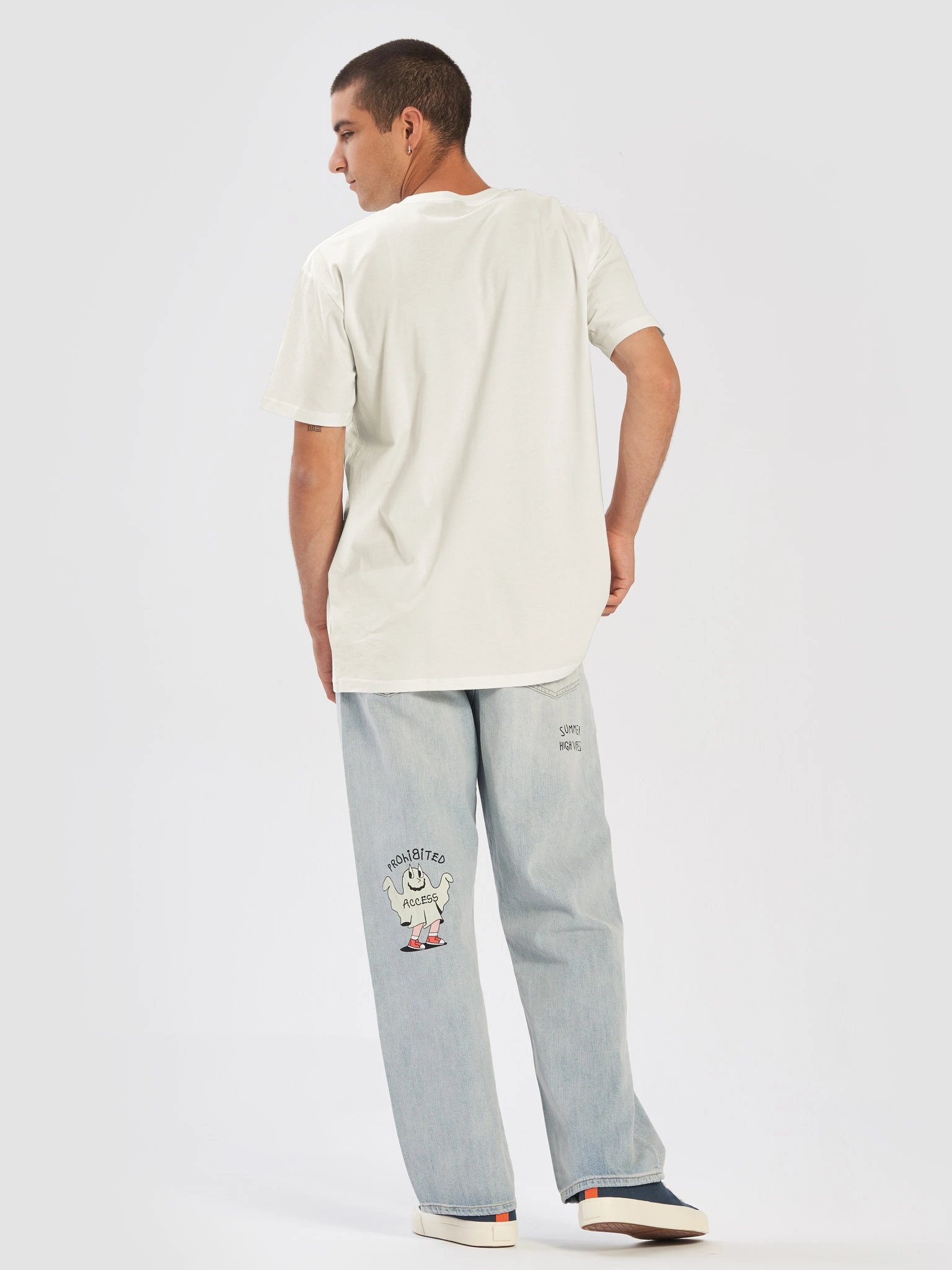 Aarpoo Unisex Premium T-Shirt product image (11)