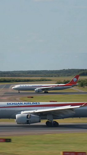 Massive heavy jets in action! ✈️🤩

Watch these international beauties touch down and taxi. 🛬 Featuring an epic lineup: Sichua...