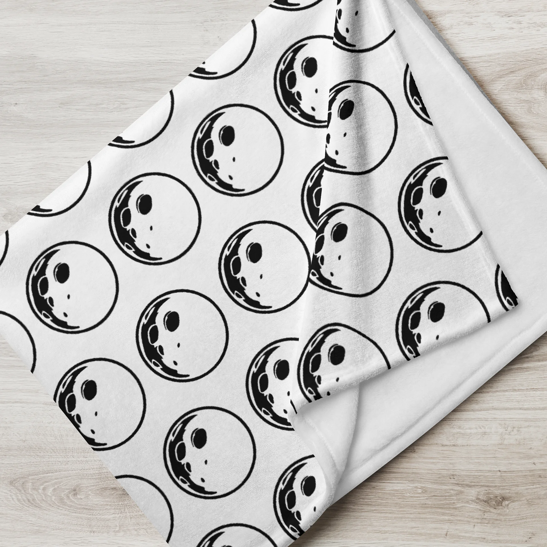 luna throw blanket product image (7)