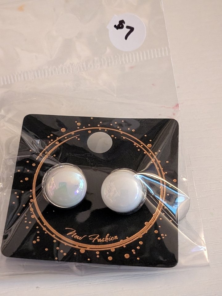 SIMPLE STONE EARRINGS product image (1)