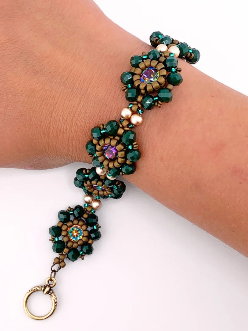 Cloverlight Beaded Crystal Bracelet - Green product image (1)