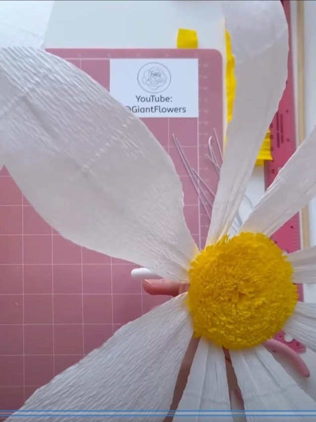 DIY Giant Paper Daisy: Templates + 10 Sizes Measurements Chart + Video Tutorial product image (3)