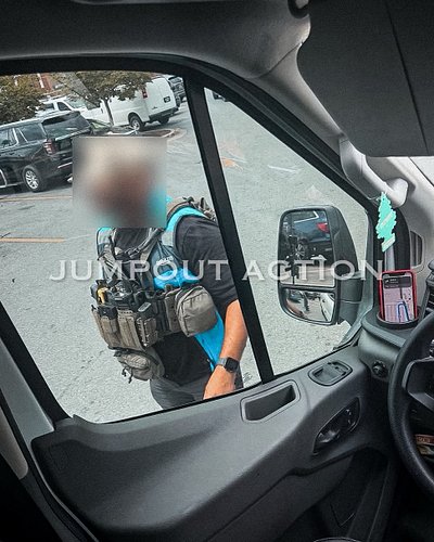Providing that same day delivery 📦 

📷: Anonymous