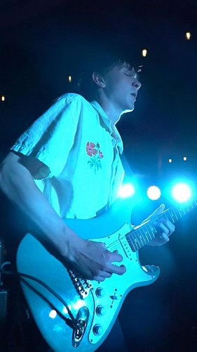 Reaching flow state through the blues 🎸 

#livemusic #flowstate #blues #guitarsolo