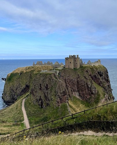 Editor Eddy recently toured the impressive ruins of Dunnottar Castle, once seized from the English by William Wallace. Just o...