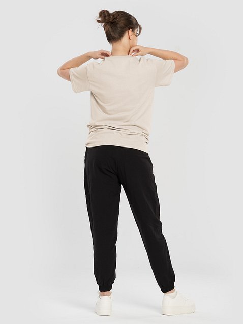 Photo showing Gildan Heavyweight T-Shirt