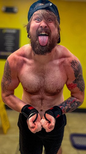 I used to LOVE working out.
I used to LOVE feeling my muscles contract.
I used to LOVE feeling a pump and I used to LOVE feel...