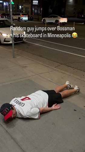 When in Minneapolis @bossman_10k 😂😂😂

#minneapolis #minnesota