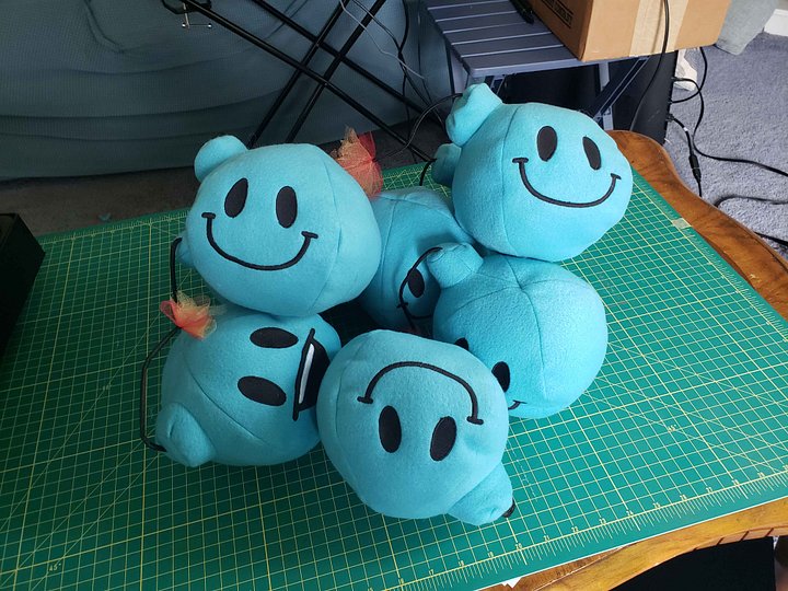 Smileybomb Plush With Sound Effects product image (2)
